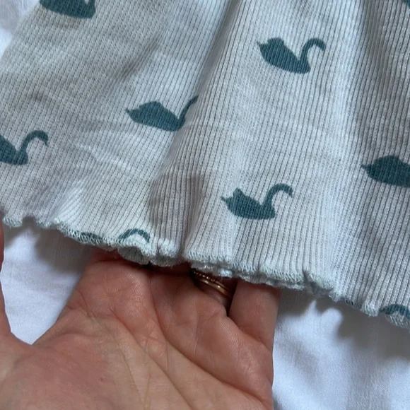 Kate Quinn swan design dress 6-12 month - Picture 5 of 7